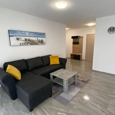 Ferienwohnung Piya 2 *